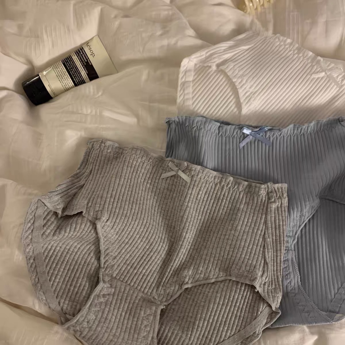 "Life is interesting, years are gentle" Girls' pure cotton underwear with mid-waist stripes, simple, lightweight, windproof and light-proof pure cotton crotch