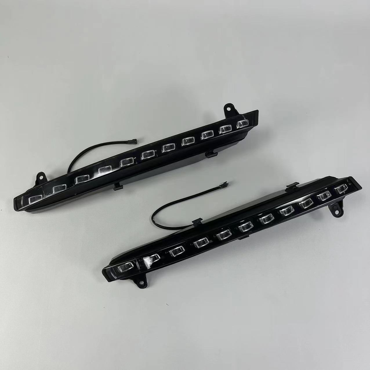 Suitable for Audi Q7 05-09 daytime running light modified front LED daytime running light yellow light turn light