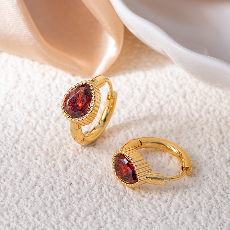 Red earrings drop-shaped with zircon