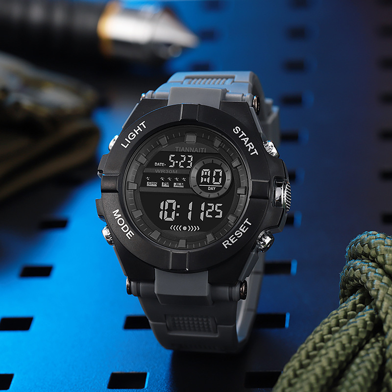 Modas de moda personalidad reloj electrónico adolescente al aire libre nocturno reloj impermeable reloj multifuncional para hombres y mujeres estudiantes