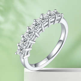 S925纯银莫桑石排戒2.1克拉D级正方形培育钻高级感戒指女厂家批发