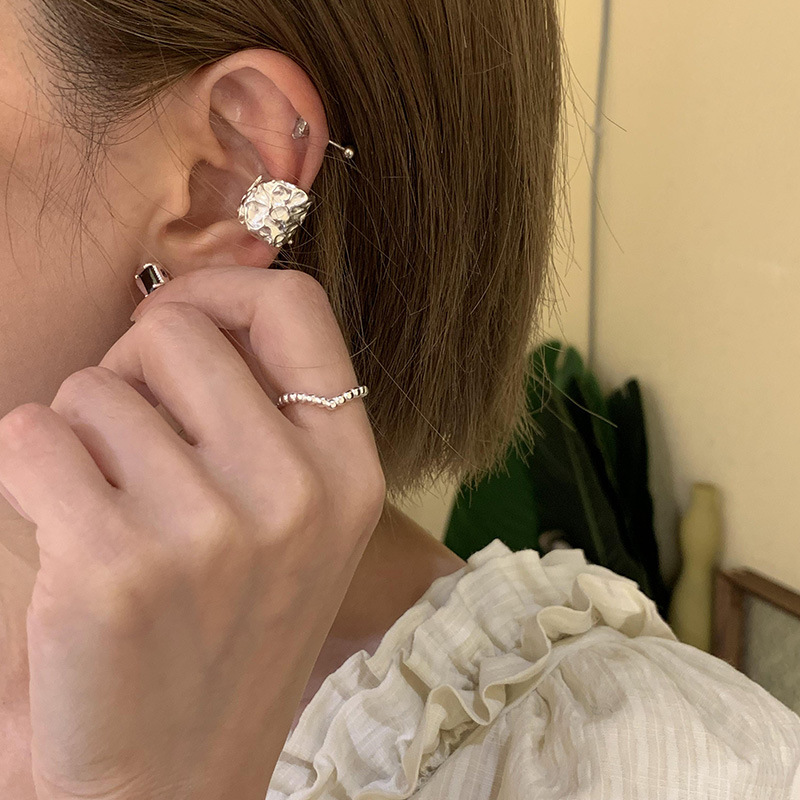 S pure silver niche design high-end ear bone clip 2022 new trendy metal Korean earrings for women_voghion.com