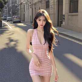 深圳南油冷淡系漂亮纯欲风粉色格子V领连衣裙女洋气减龄甜减龄衣