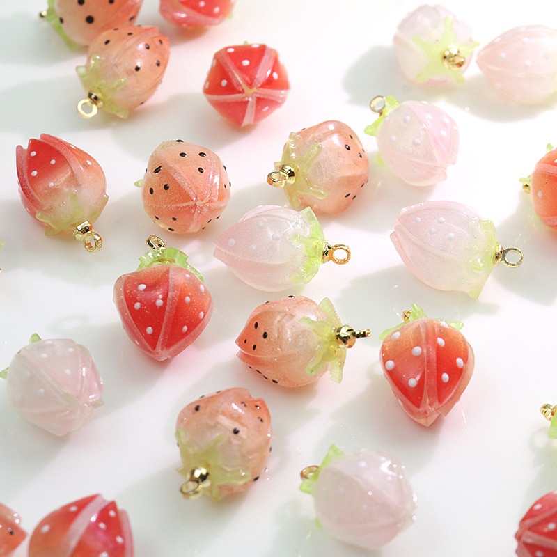 1 Piece Quantity 1 Piece 11 * 19mm Resin Strawberry Pendant