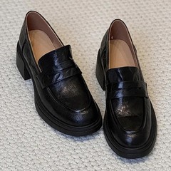 牛皮版 ~ 本革の厚い底の楽福の靴の女性の英倫の百合は通勤します。