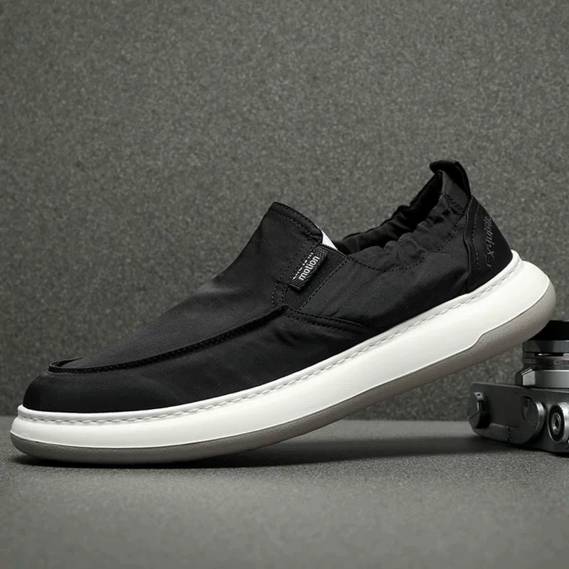 Летние черные высококачественные мужские повседневные парусиновые туфли, простые и универсальные низкие туфли на одну ногу, легкие, тонкие и дышащие тканевые туфли.