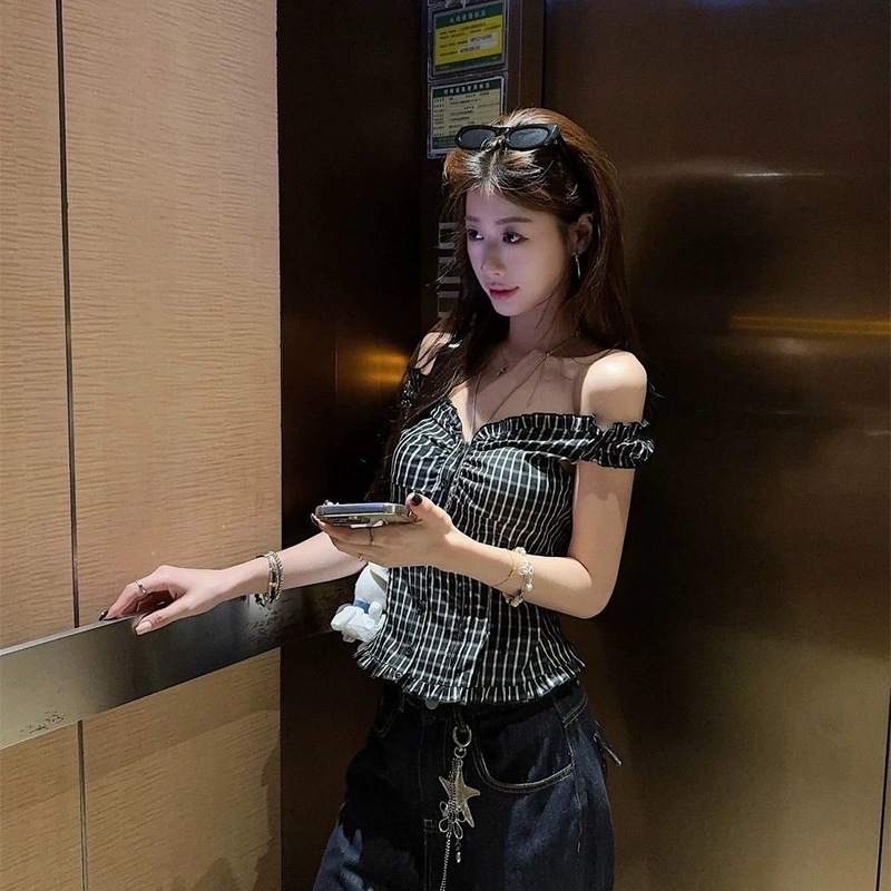 复古黑色格子一字肩衬衫女装夏季减龄小衫设计感露肩衬衣短款上衣|undefined