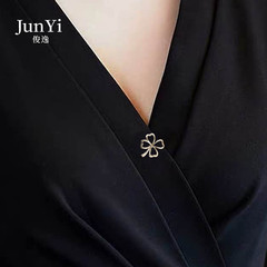 Clover anti-leak buckle small brooch high-end women's badge collar flower decoration pin cardigan buckle pin to fix clothes