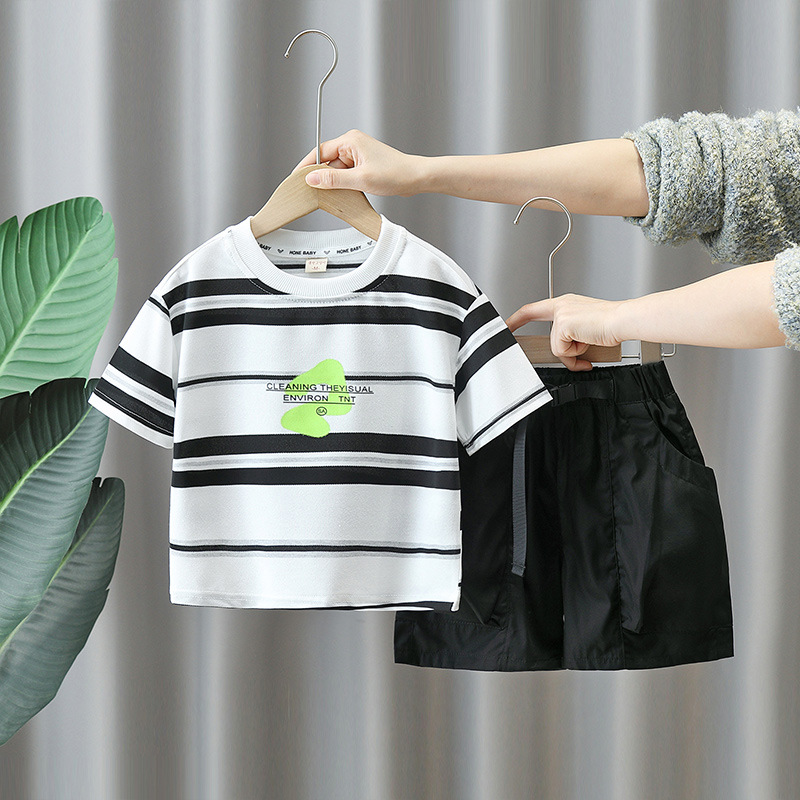 7812 traje de verano para niños 2025 nuevo estilo estilo occidental bebé verano ropa de manga corta niños niños guapos ropa para niños