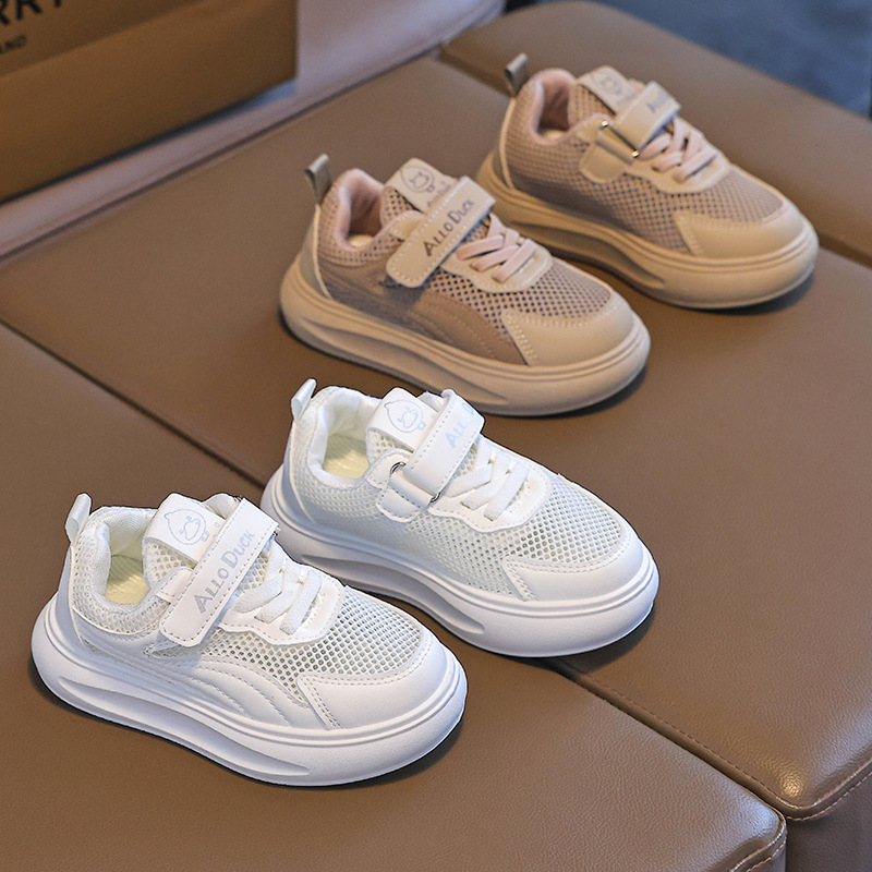 Zapatos blancos para niños y niñas 2025 primavera y otoño nuevos zapatos zapatos casuales antideslizantes para niños zapatillas de deporte de suela blanda para bebés