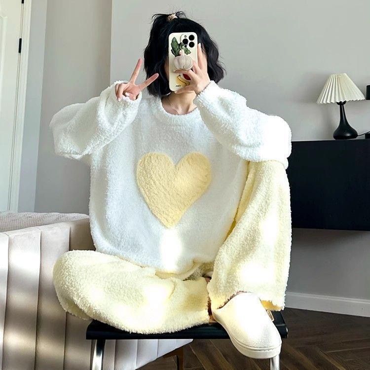 Al por mayor transfronterizo nuevo amor de invierno cuello redondo chaqueta mitad pijama de terciopelo caricatura dulce ropa cálida para el hogar