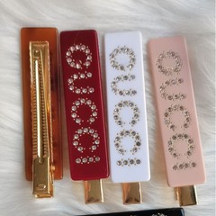 カモの口を挟んで八の字を挟みます。