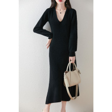 秋冬V领元宝针织打底纯羊毛连衣裙女加厚套头毛衣裙过膝内搭长裙
