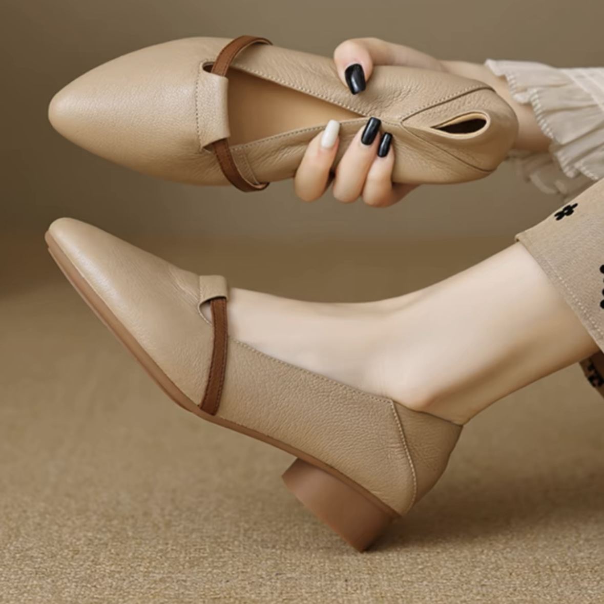 3cm ~ French sheepskin low heel small leather shoes women's 2025 new apricot color matching step-on single shoes step-on milk shoes