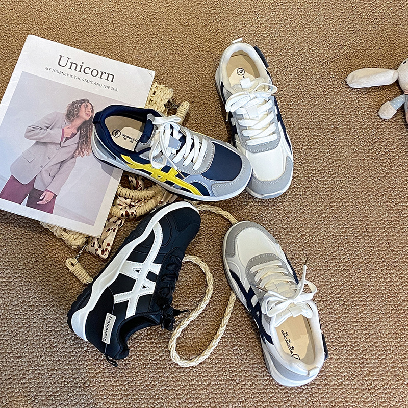 Zapatos de moda coreanos de color combinado primavera y otoño 2025, nuevos zapatos de entrenamiento de lazos, zapatos de corrida casuales de moda para estudiantes