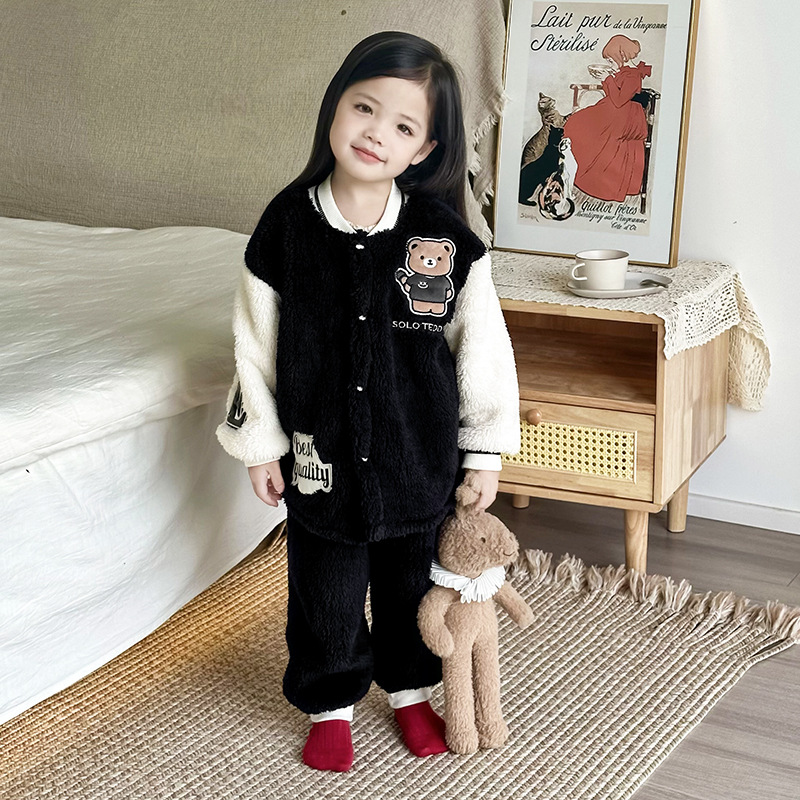 100-160cm子供の兄のスポーツ風野球服冬のサンゴの毛の保温の女の子の洋風のカーディガンのパジャマ