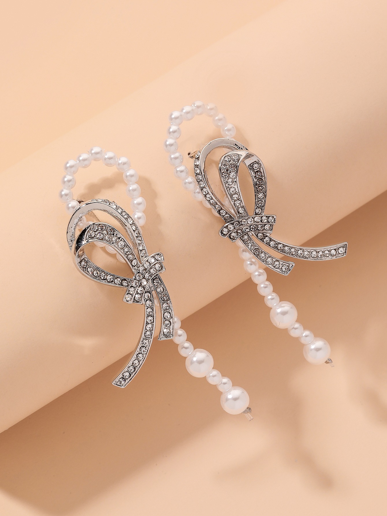 Fashion Rhinestone Pearl Bow Earrings display picture 3