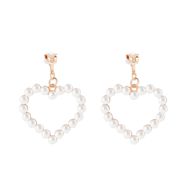 Japón y Corea del Sur Red Red Pearl Love Clip para la oreja Sin perforaciones de la oreja Temperamento de moda Pendientes triangulares de nicho Pendientes elegantes de todo fósforo Mujeres