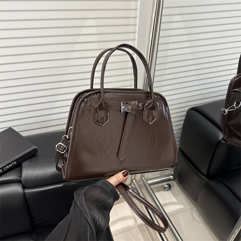 2025 primavera nuevo bolso retro lujo ligero bolso de viaje diario simple estilo extranjero bolso de hombro