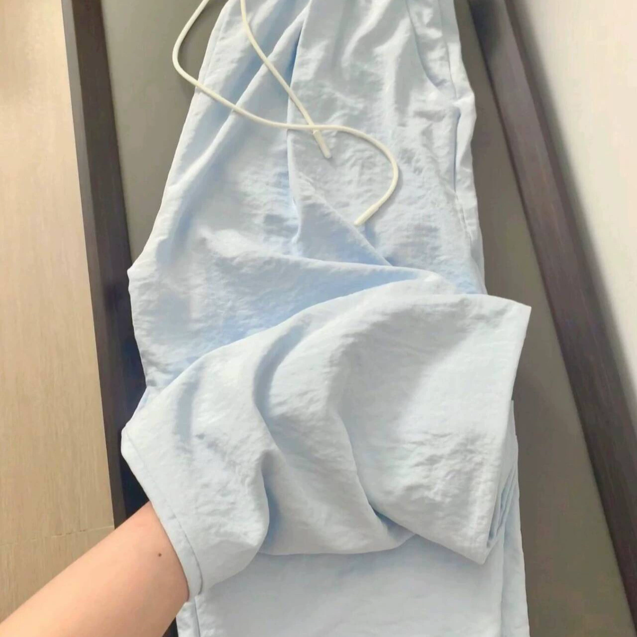 Летние тонкие драпированные широкие светло-голубые спортивные штаны с высокой талией для женщин, прямые свободные повседневные беговые брюки длиной до пола для миниатюрных размеров.