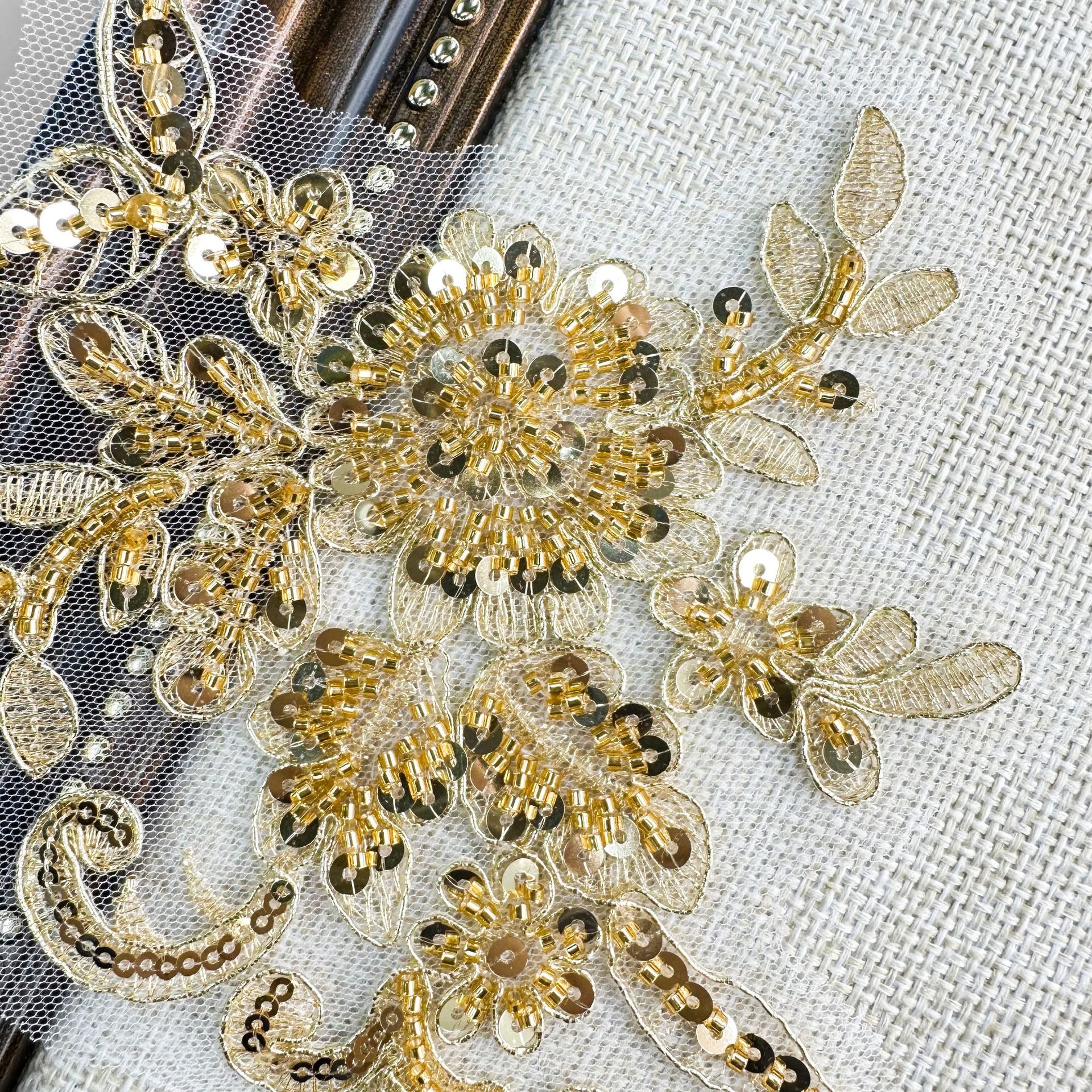 Inventario oro clavos esquinilla encaje flor vestido de boda cintura cubierta de cabeza decoración accesorios DIY decalques image 3