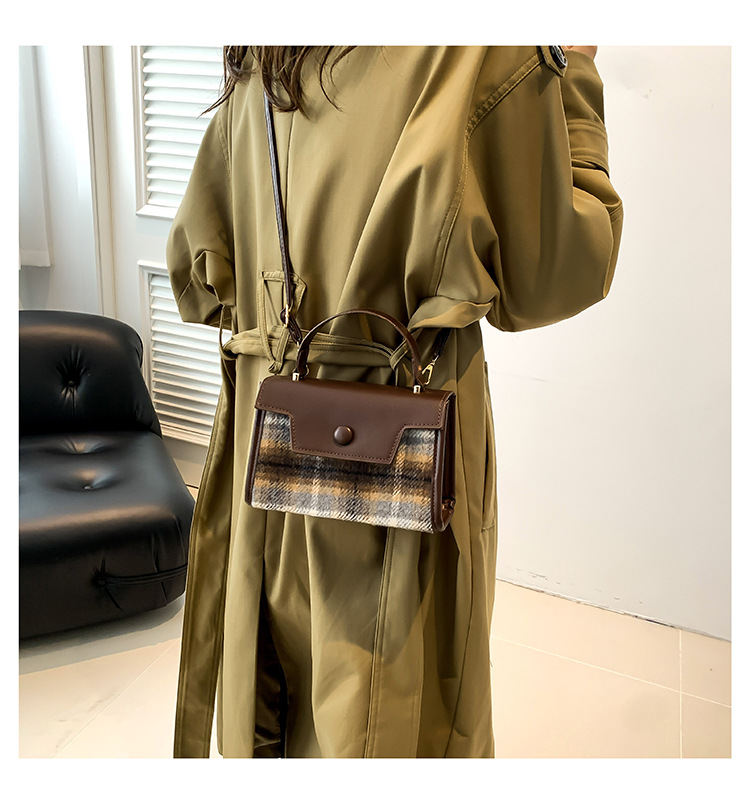 The textured color-blocking small square bag for the 2024 autumn and winter season features a cute checkered handbag with a niche design and a patchwork styling crossbody bag undefined