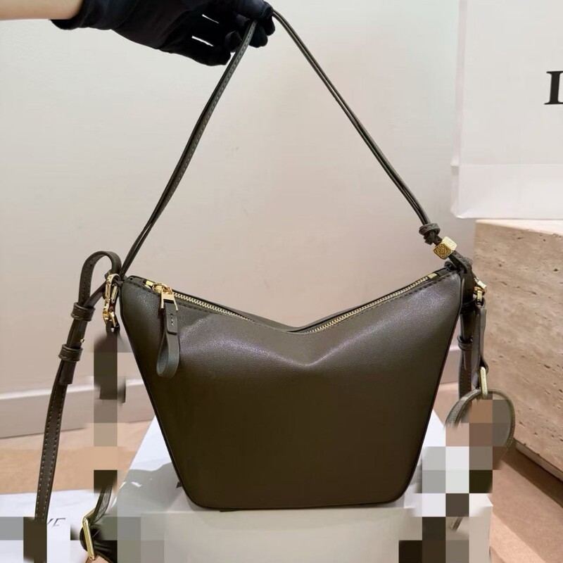 Loewe New Model First-Layer Cowhide Niche Dumpling Bag Handbag Shoulder Crossbody Underarm Bag Ho Hammock Bag Niche Loewe New Model First-Layer Cowhide Niche Dumpling Bag Handbag Shoulder Crossbody Underarm Bag Ho Hammock Bag Niche
