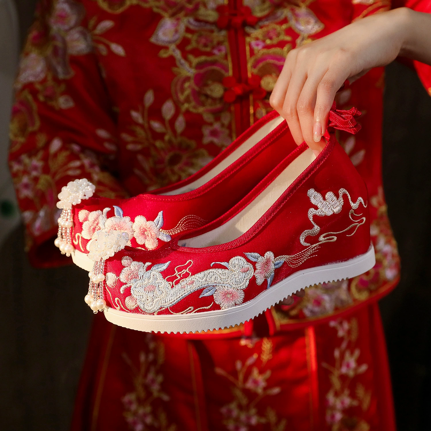 [Ruyi] Новая обувь ханьфу с кисточками Антикварная обувь с вышивкой Свадебная обувь Xiuhe для невесты в китайском стиле Внутренняя высота Тканевая обувь