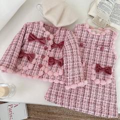 女の子の小さい香りの洋風の洋服の冬の厚い洋派の子供のベストのスカートのスーツの女性の子供の秋冬のコートのスカート