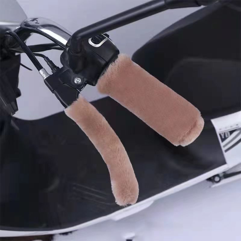 New winter faux plush handlebar covers for electric vehicles, motorcycles, and tricycles, universal warm hand grips