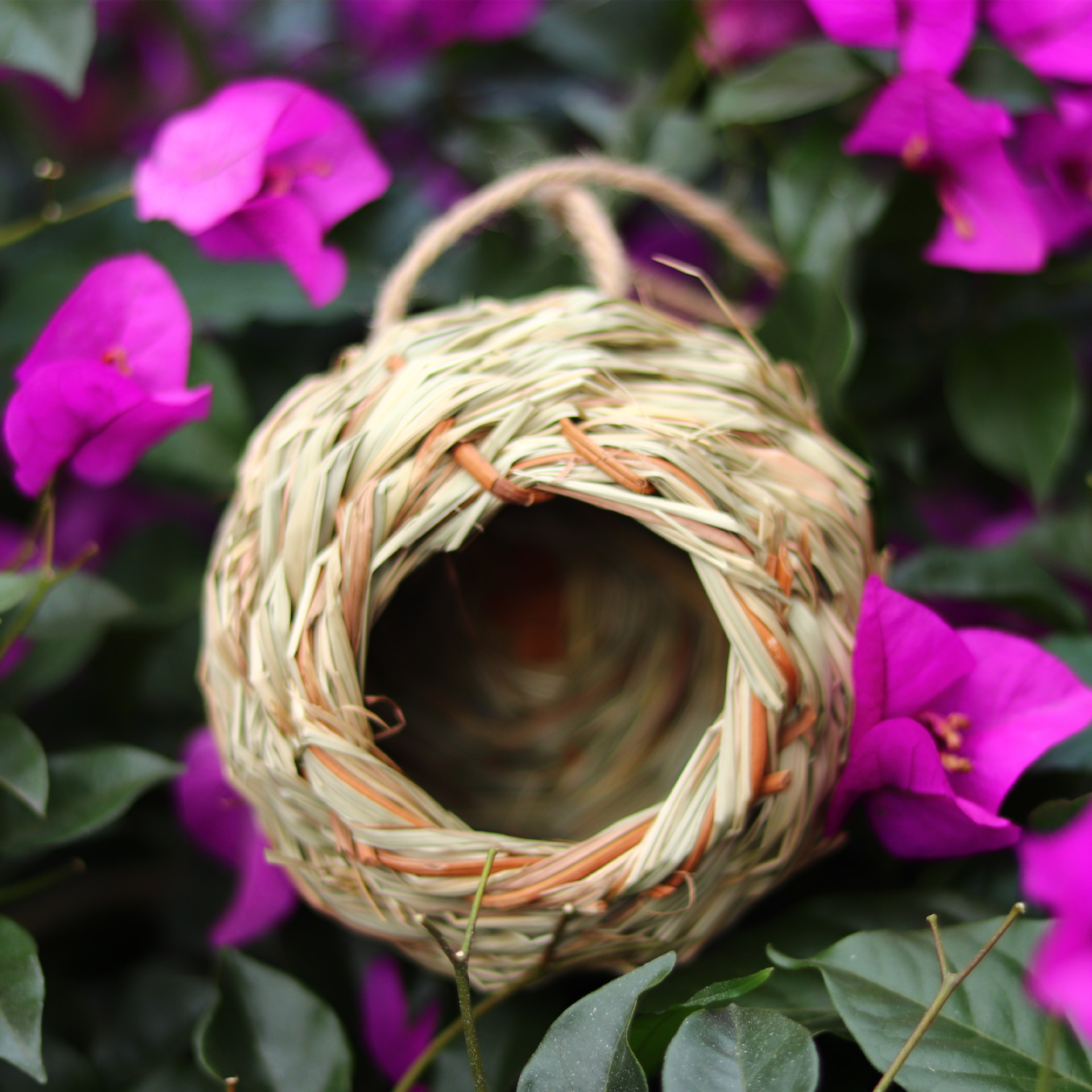 En stock Amazon ráfaga Bola de paja boca redonda Birdcage Nido Pájaro Jardín Al Aire Libre decoraciones simulación