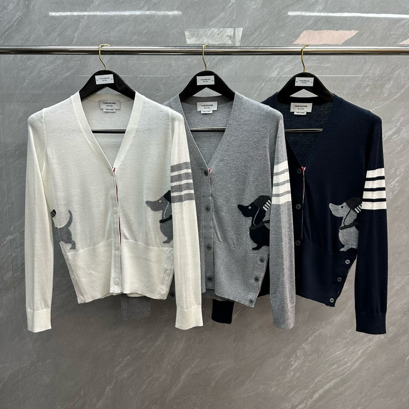 tb Factory Straight Scarf Puppy Jacquard V-Neck Knitted Cardigan Classic Four Bar Women Casual Wool Cardigan tb Factory Straight Scarf Puppy Jacquard V-Neck Knitted Cardigan Classic Four Bar Women Casual Wool Cardigan