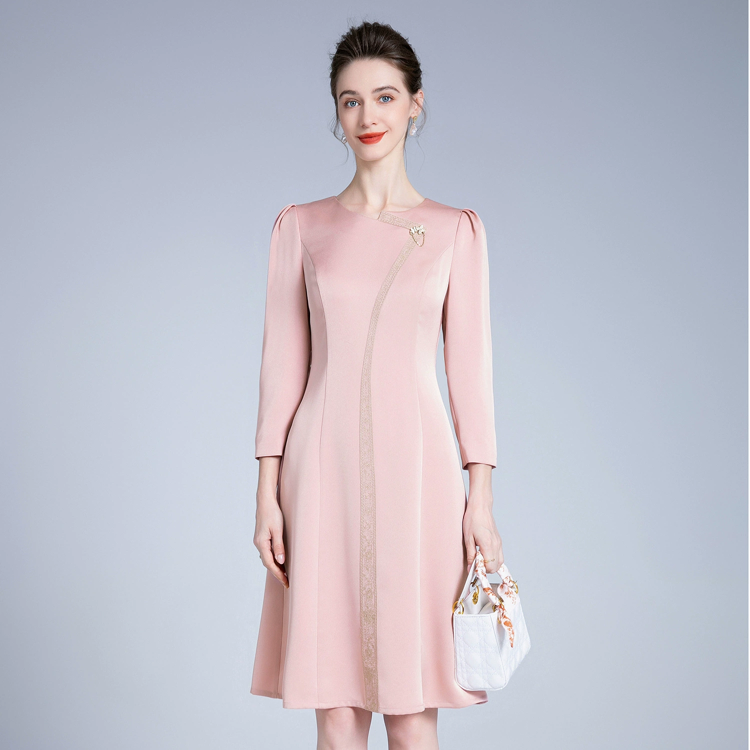 Шэньчжэньское Брендовое платье для женщин среднего возраста, большие размеры, новая черная осенне-зимняя мода, свекровь, свекровь, взрыв, женщины