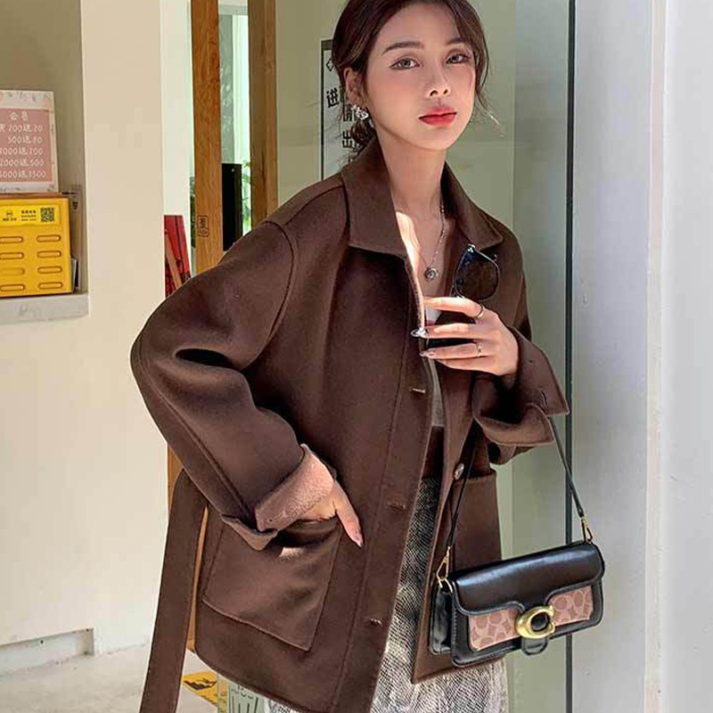 Wool Coat New Style for Petite Women, Winter Short Women's Jacket, Off-Shoulder, Mid-Waist, Fashionable and Versatile for Commuting Style