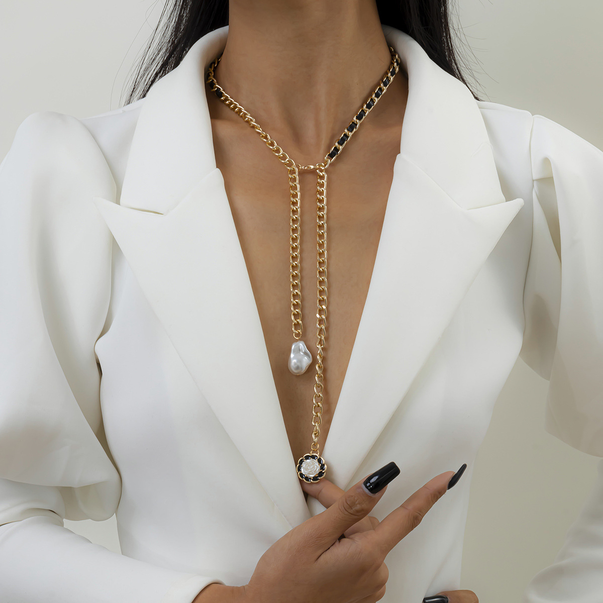 Fashion Imitation Pearl Long Pendant Necklace display picture 3