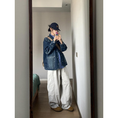 春と秋の新型の水洗いデニムのコートはカジュアルでおしゃれです。