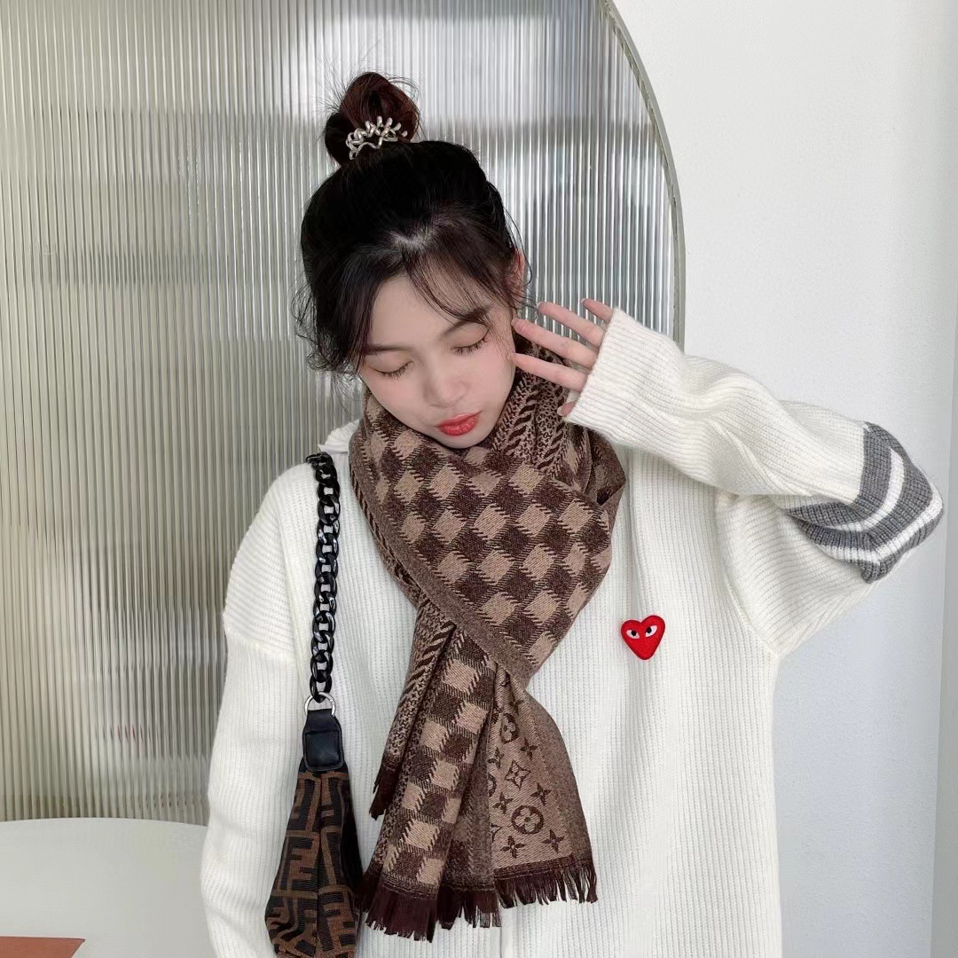 네잎 클로버 스티치 다크 브라운 컬러