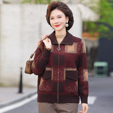 中老年人女装秋冬加厚毛衣格子短款拉链开衫外套妈妈大码翻领外衣