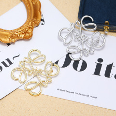 歐美高檔金色方形鏤空胸針女輕奢氣質西裝胸花百搭個性幾何別針潮