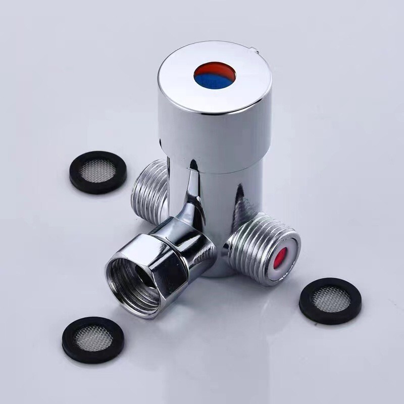 Faucet Hot and Cold Water Mixing Valve, Thermostatic Valve, Two-In-One-Out Water Distributor, All-Copper Water Temperature Three-Way Regulating Valve Faucet Hot and Cold Water Mixing Valve, Thermostatic Valve, Two-In-One-Out Water Distributor, All-Copper Water Temperature Three-Way Regulating Valve