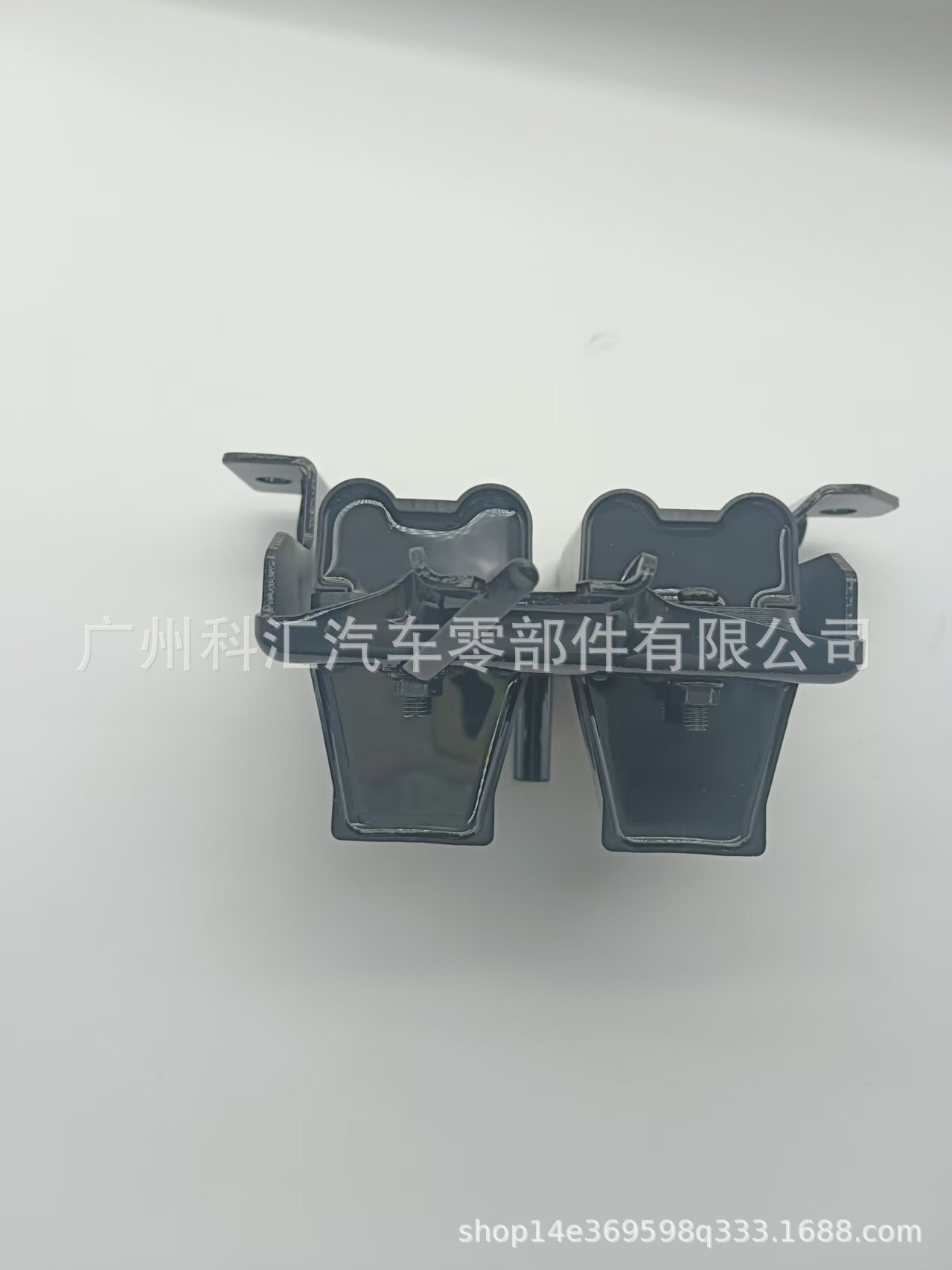Cross-border bestseller UF383 BPE81810XB BPE81810XC9U automotive ignition coil suitable for Mazda