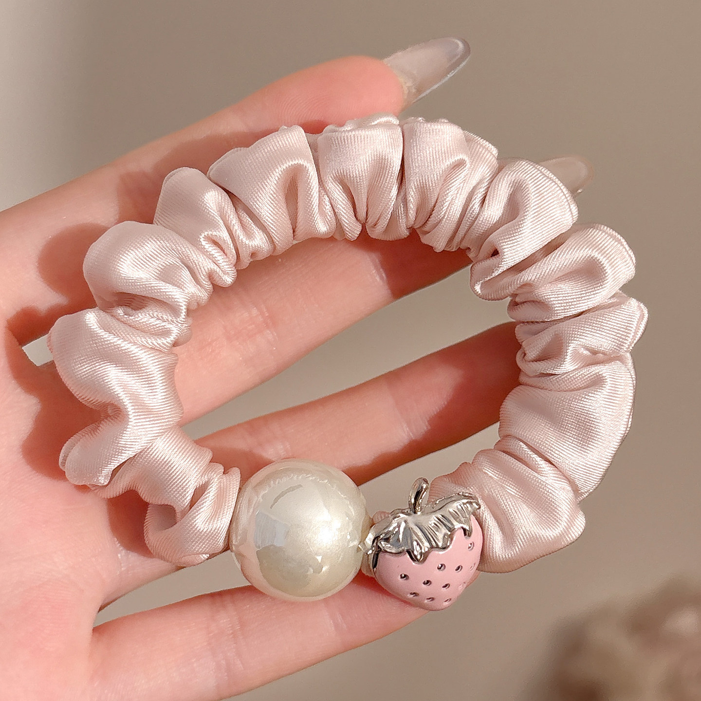 1# Coletero de fresa con perlas rosas - Aproximadamente 7 cm