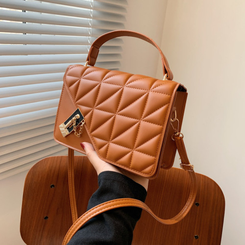 Foreign trade  new popular one-shoulder crossbody bag, simple chain small bag, fashionable and casual rhombus women's bag, small square bag
