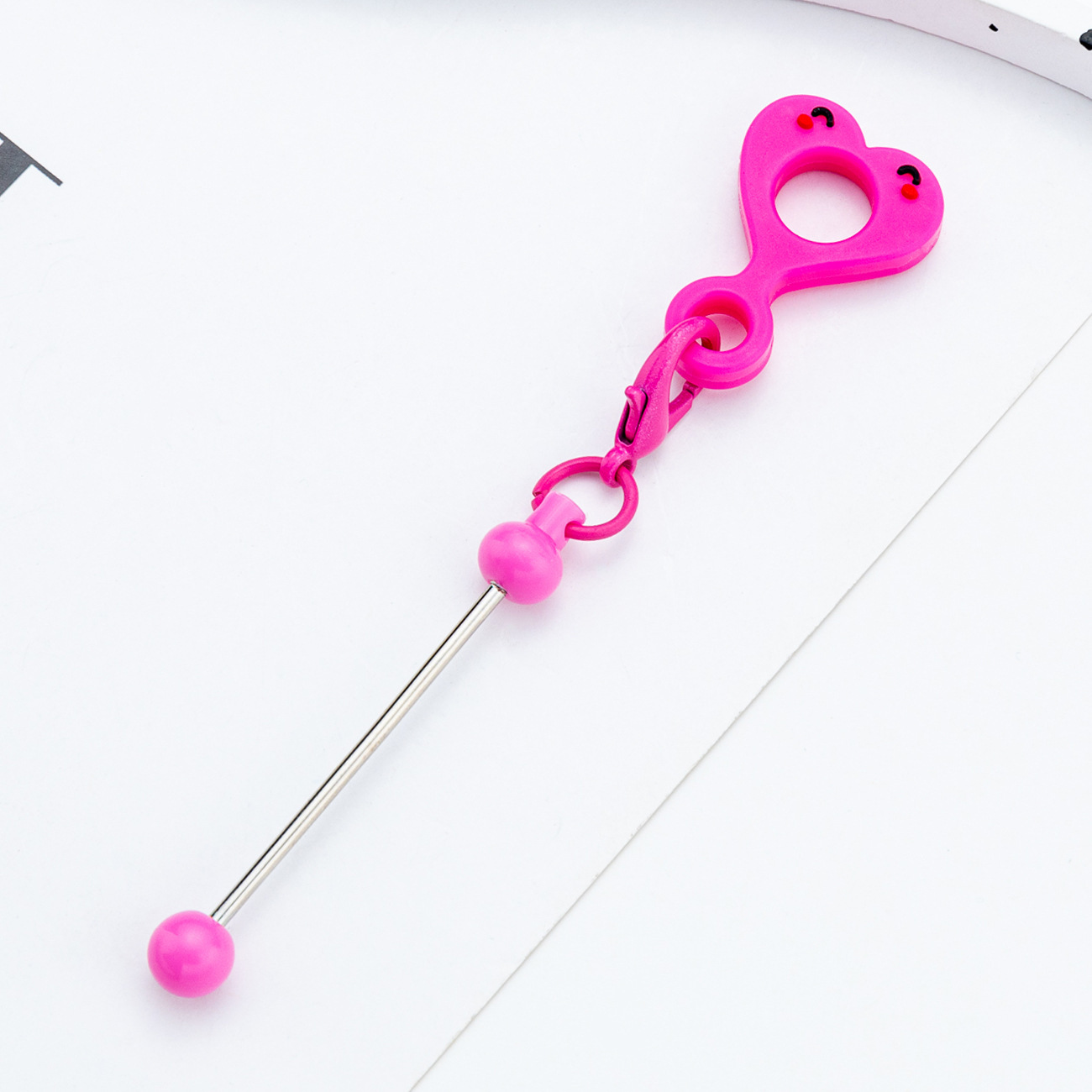 Amor transfronterizo cara sonriente diy cuentas colgante de paja de silicona para 8 - 10mm colgante decorativo de paja de silicona