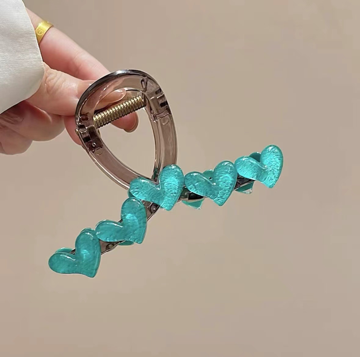 세로 다섯 개의 하트 블루