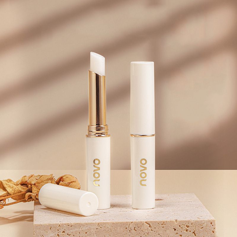 NOVO5553 Refreshing Scrub Gently softens cutin, reduces lip lines, and moisturizes lipstick_voghion.com