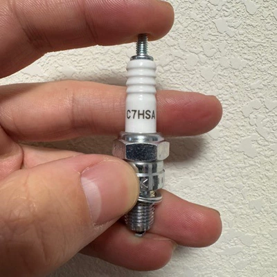 Motorcycle A7TC spark plug Alışdırma şamı (Sveçalar)