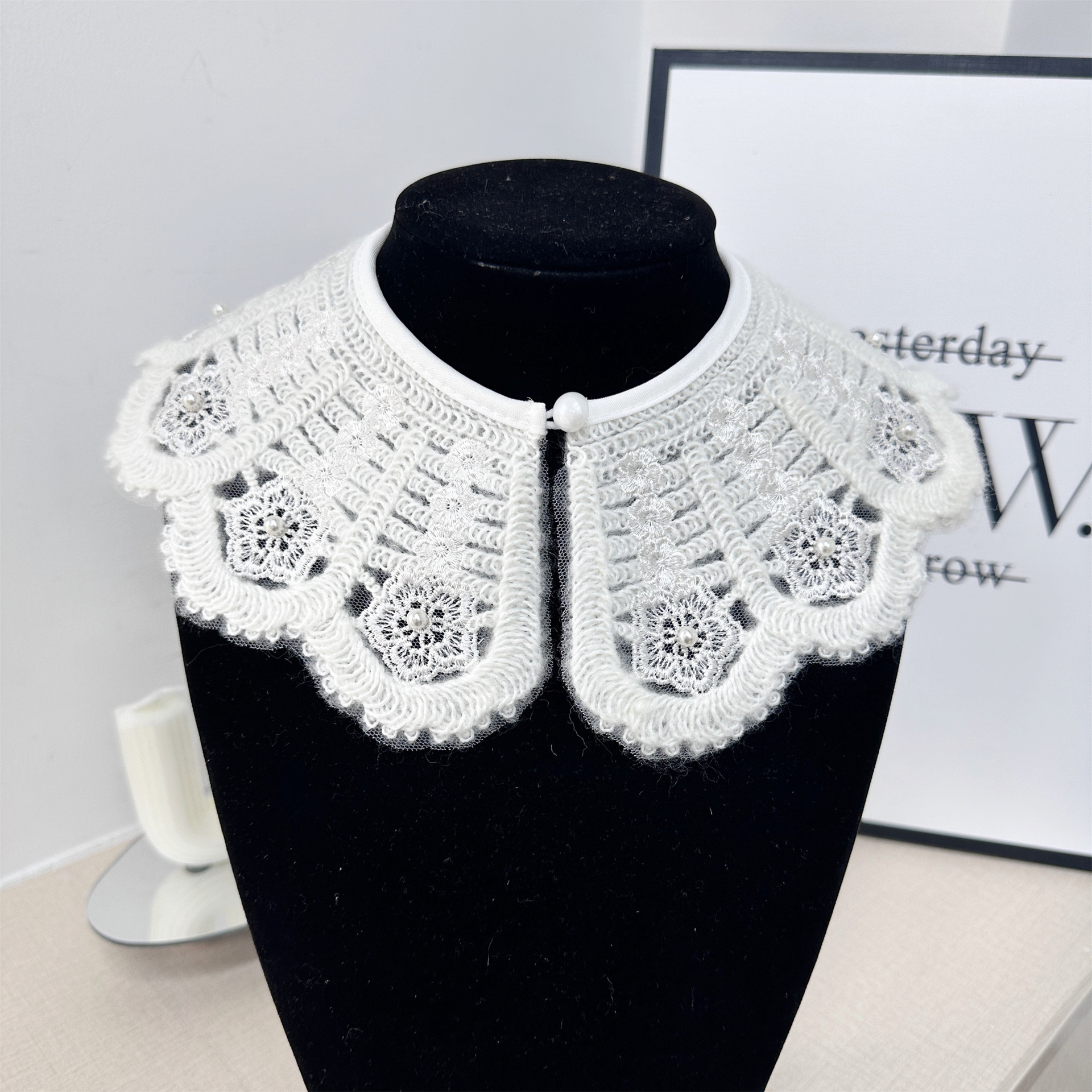Encaje bordado collar flor pastoral estilo perla hebilla falso ropa a juego falda camisa accesorios decorativos en stock