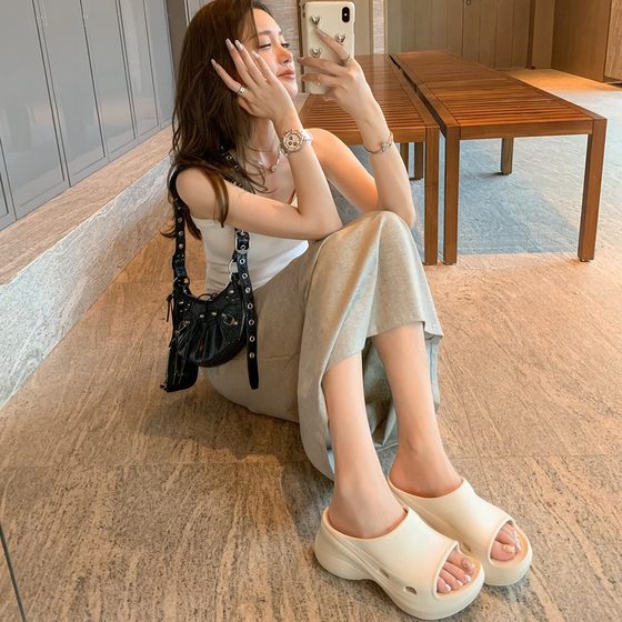 Spot [Su Yinyin with] Paris drag ~ tread excrement feeling thick bottom heightening wedge slippers women's beach sandals summer