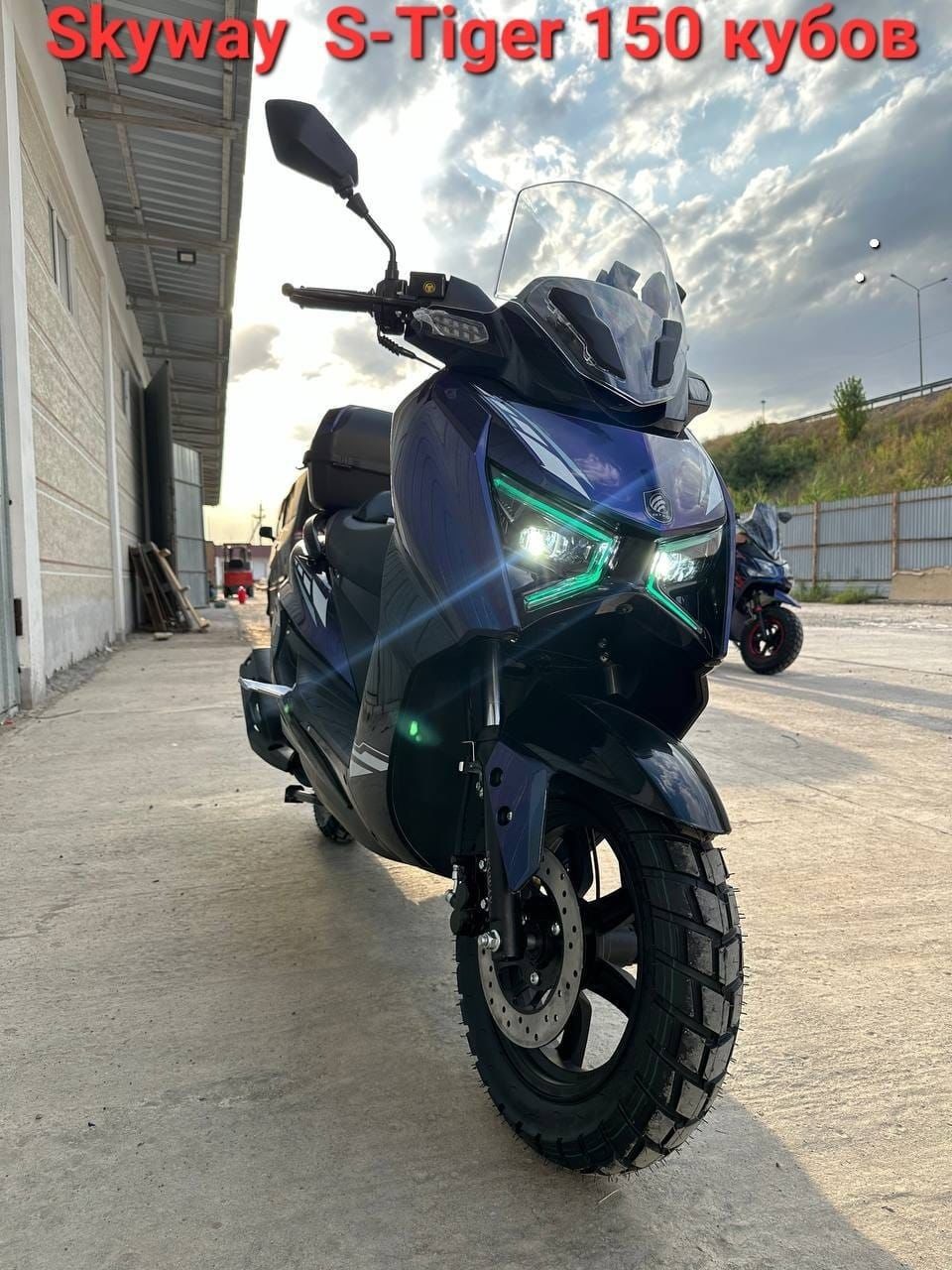 Cross-Border Saber-Toothed Tiger 2Nd Generation Scooter, Adult Commuting Fuel Vehicle, Long-Lasting Fuel-Saving Two-Wheeled Motorcycle